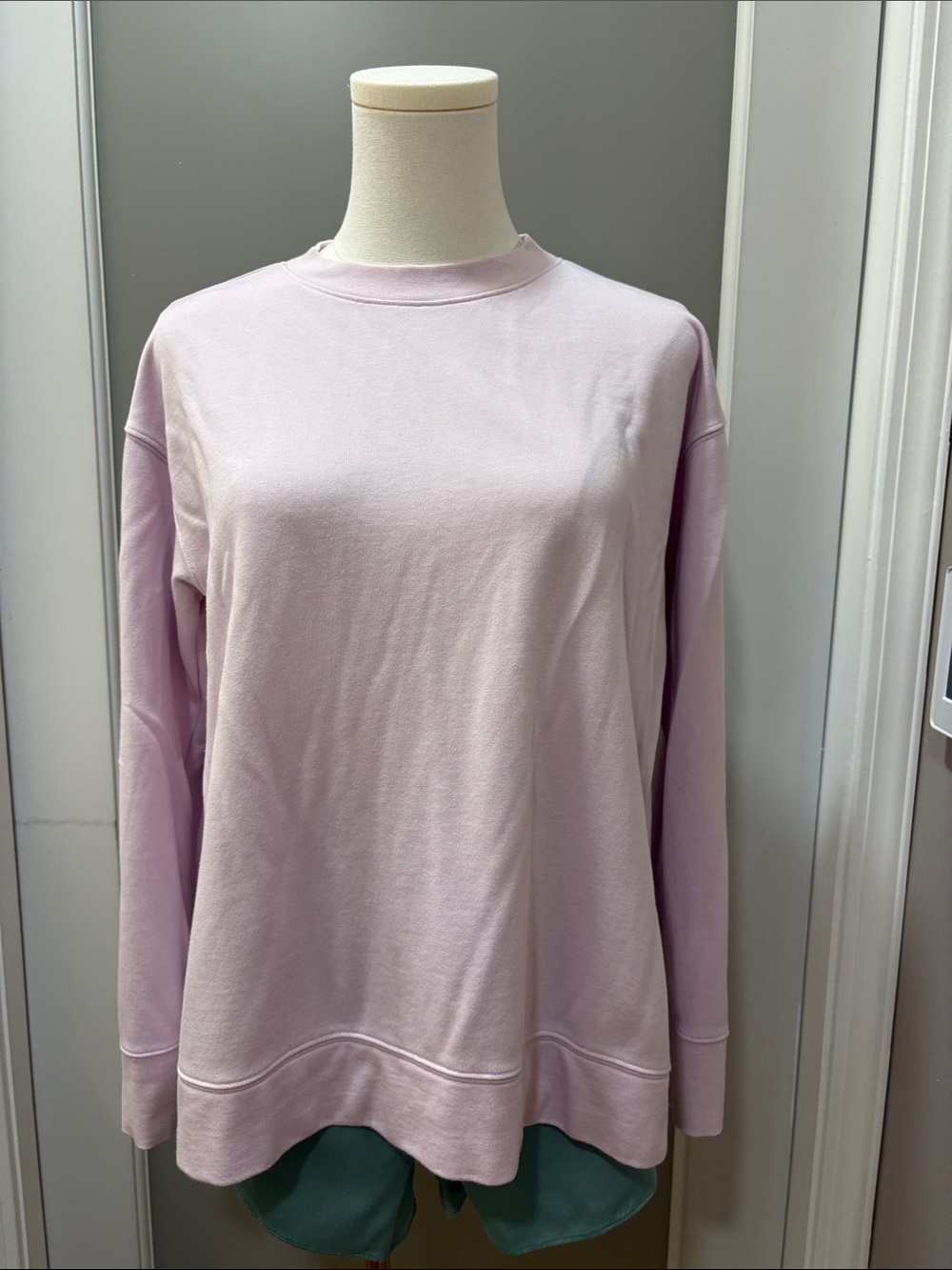 Relaxed Crewneck Sweatshirt in Light Lavender